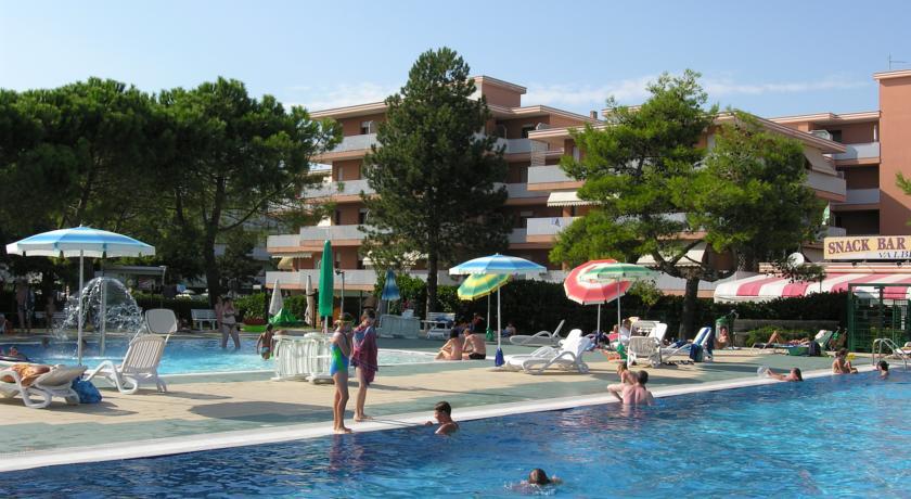 Residence Valbella Бибионе Экстерьер фото